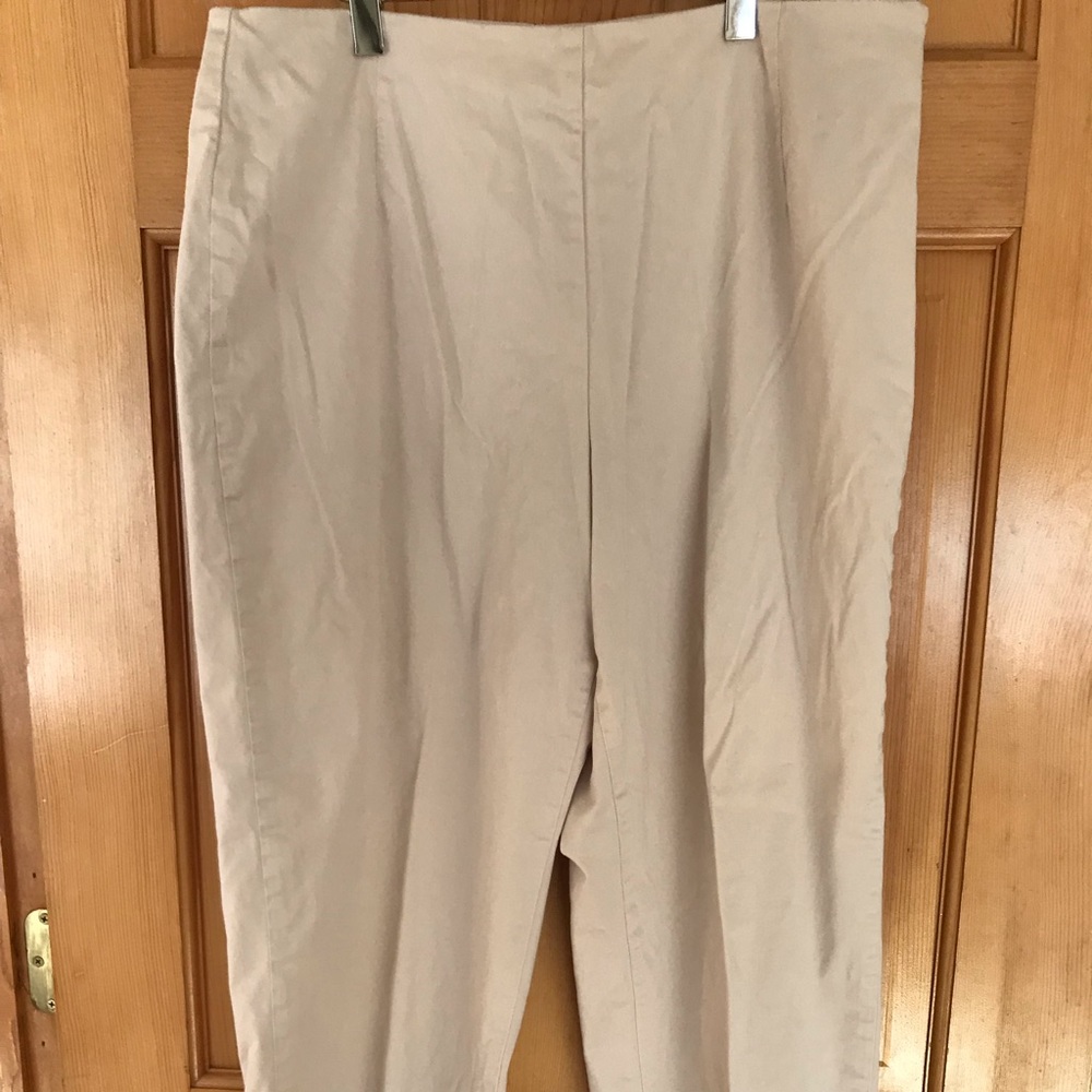 2/$15 Women’s IZOD Capri Pants